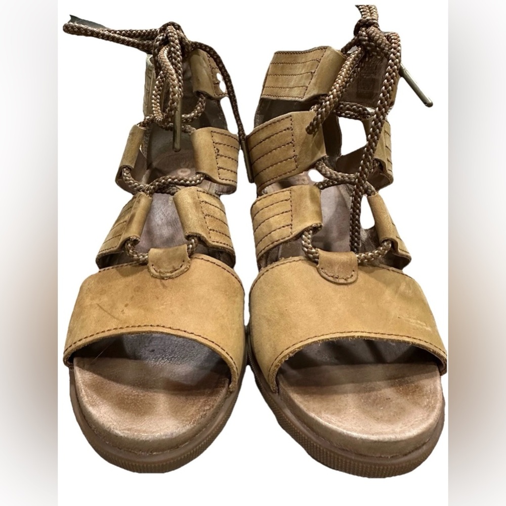 SOREL JOANIE II TAN BROWN LACE WEDGE SANDALS Sz 8.5
